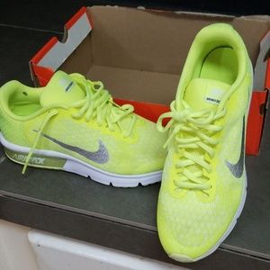 Nike air max sequent 2 6.5 Y